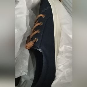 Sperry's tennis shoes